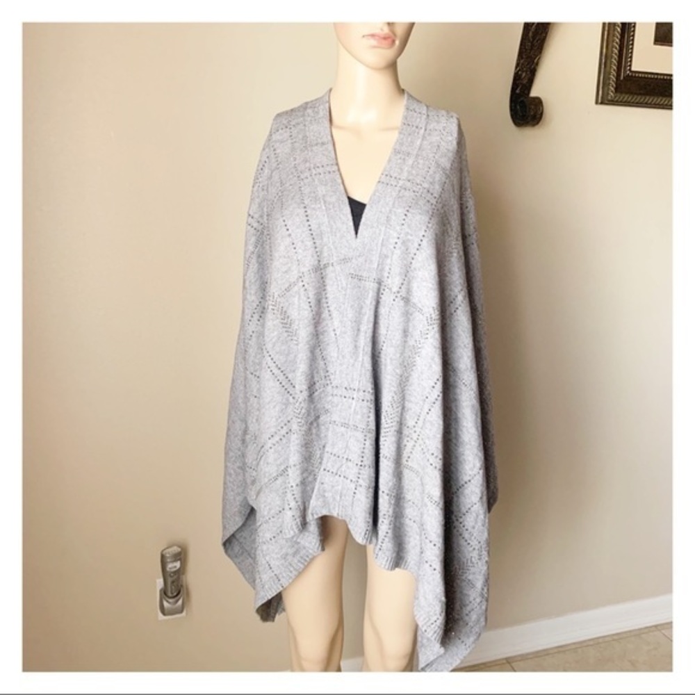 OFFERS? NEW  La Florentina Embellished Poncho